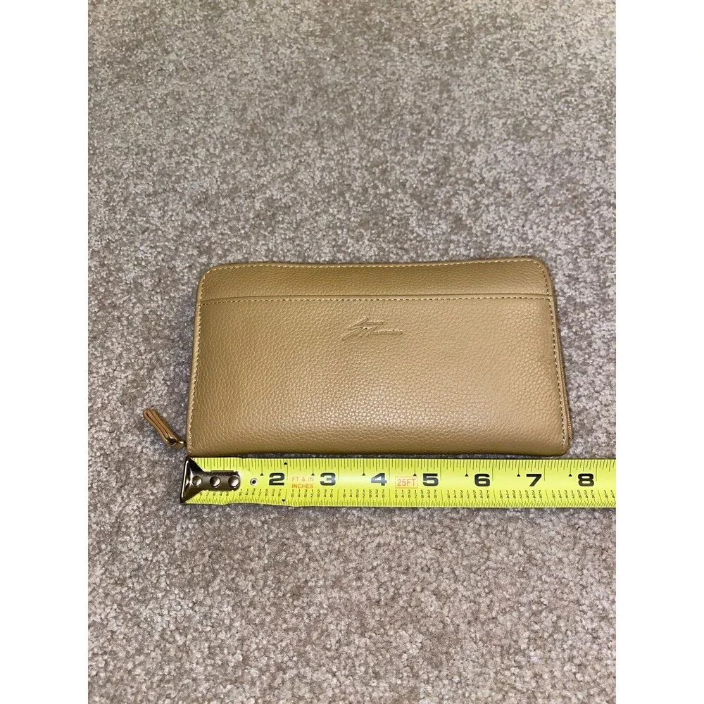 Stone Mountain Pebble Grain Leather Wallet NWOT